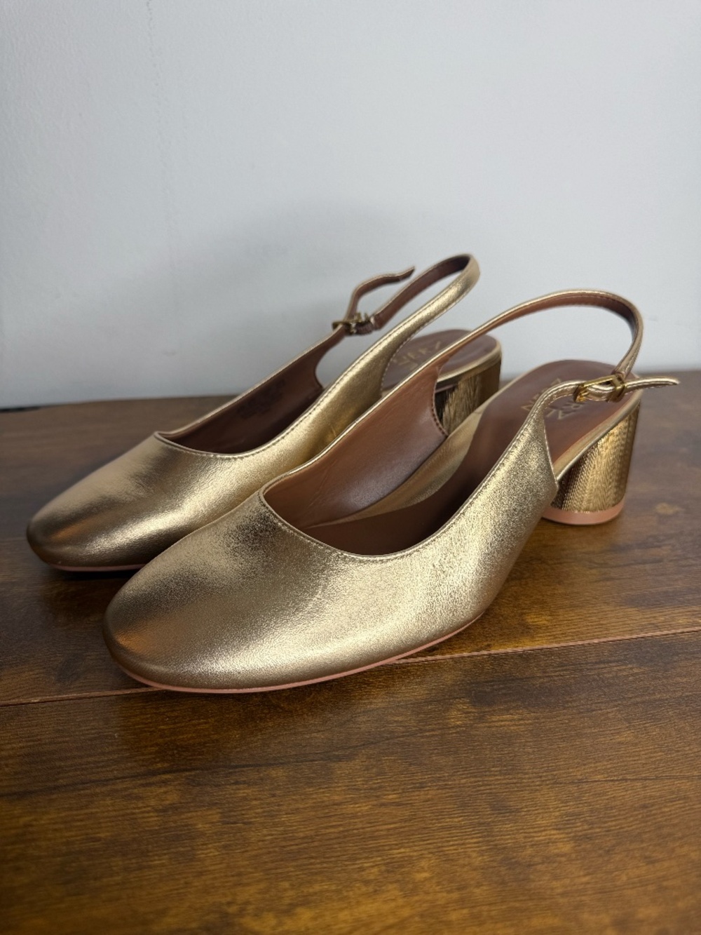 Naturalizer Lane Gold Metallic Slingback Block Heels Women's Size 9